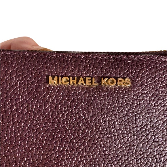 Michael Kors burgundy jet set wallet - Picture 2 of 8